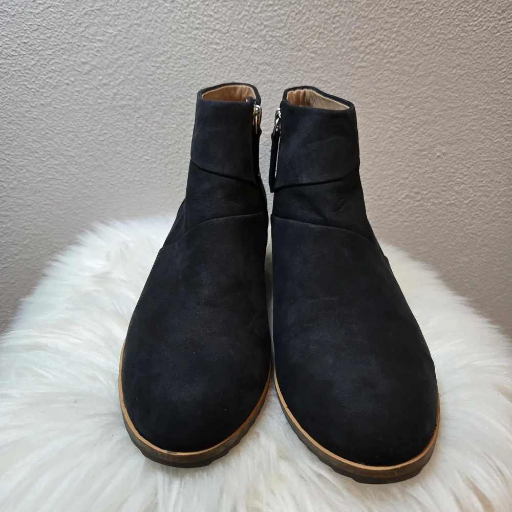 Linea Paolo Womens Wedge Black Ankle Bootie - Picture 4 of 10